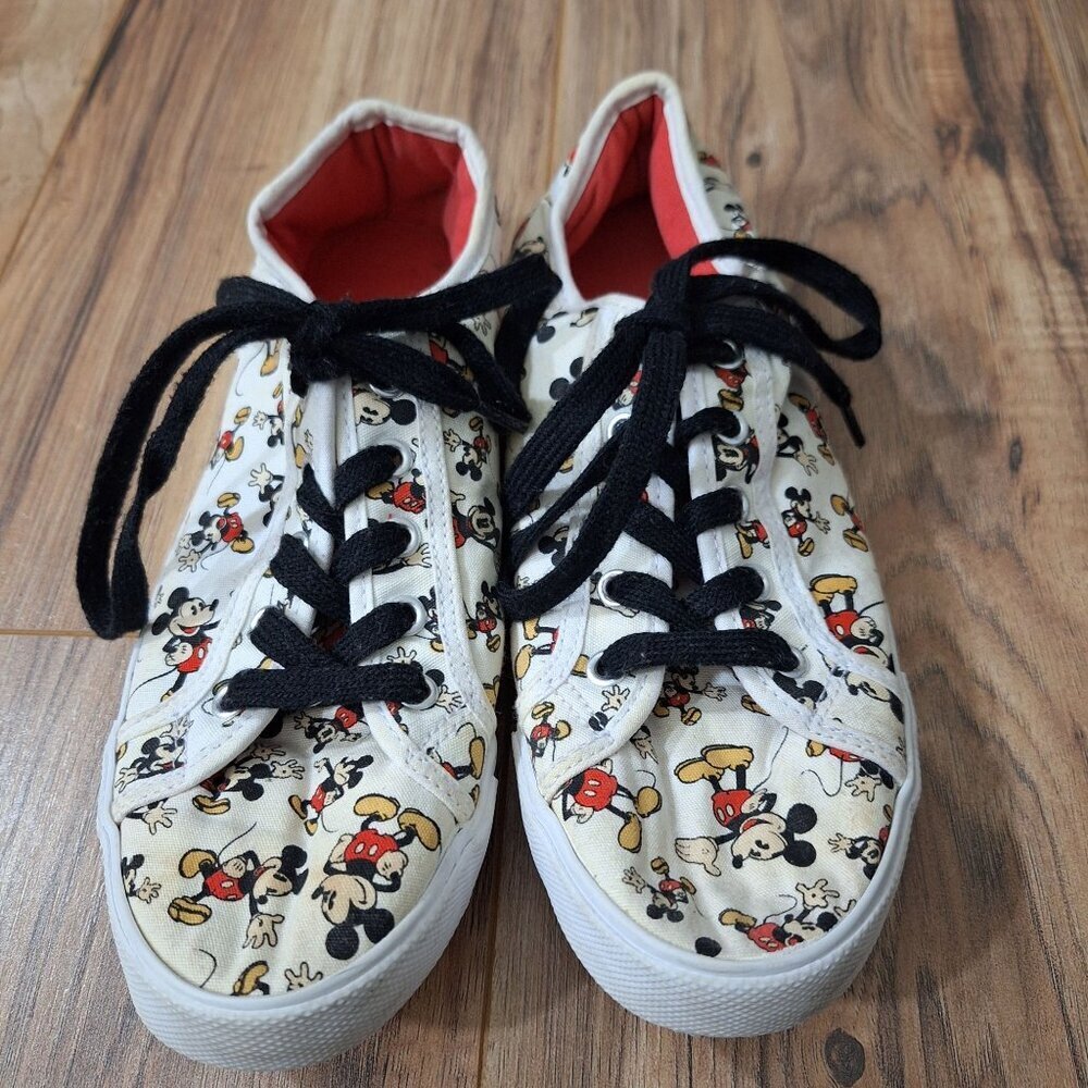 Disney Mickey Mouse Tennis Shoes size 9